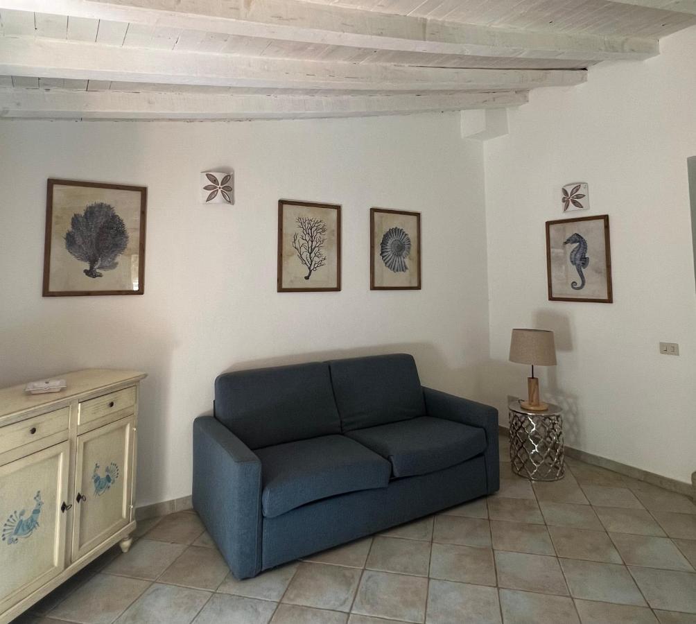 Appartamento Il Caracolo A Cala Francese La Maddalena  Luaran gambar